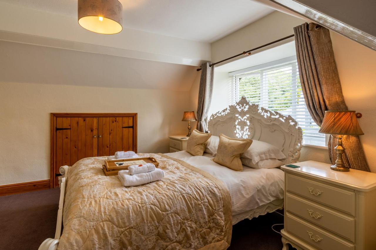 Chestnuts Guest House (Adults Only) วินเดอร์เมียร์ ภายนอก รูปภาพ