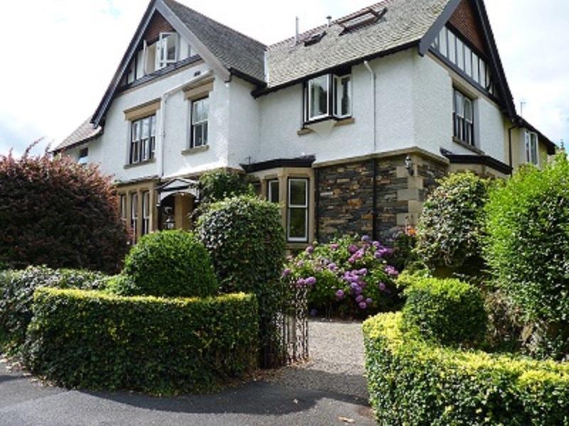Chestnuts Guest House (Adults Only) วินเดอร์เมียร์ ภายนอก รูปภาพ