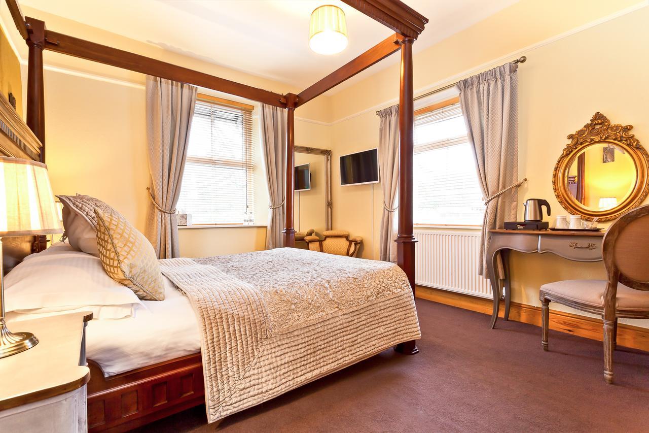Chestnuts Guest House (Adults Only) วินเดอร์เมียร์ ภายนอก รูปภาพ