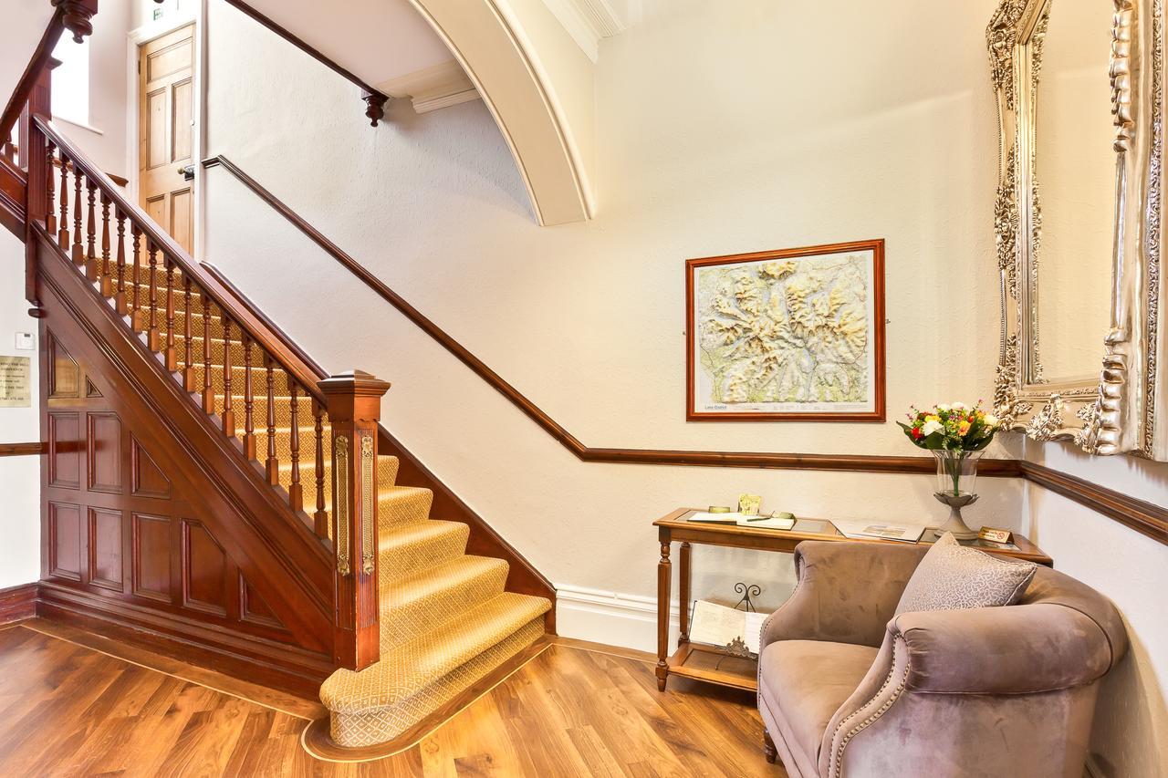 Chestnuts Guest House (Adults Only) วินเดอร์เมียร์ ภายนอก รูปภาพ