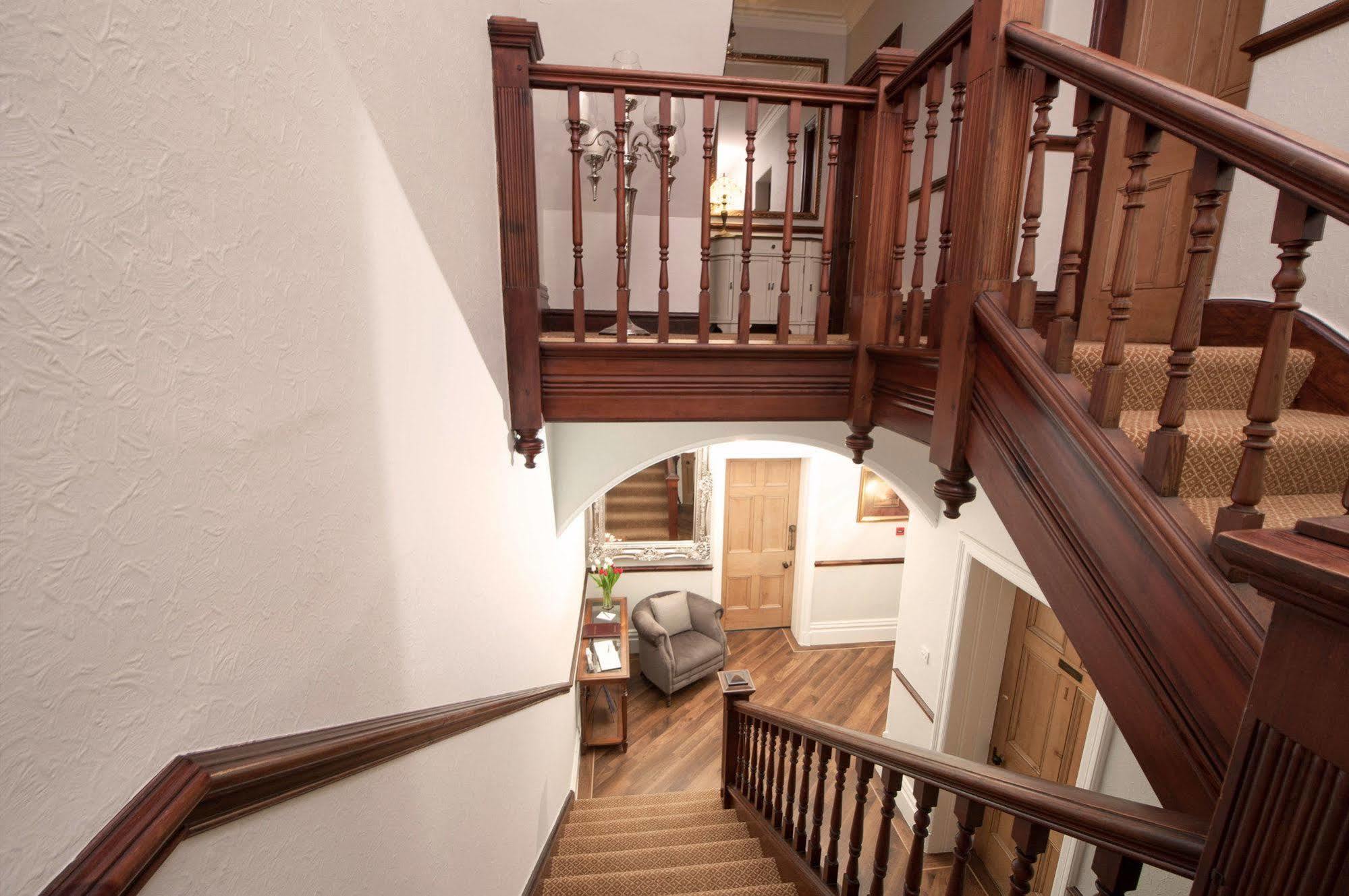 Chestnuts Guest House (Adults Only) วินเดอร์เมียร์ ภายนอก รูปภาพ