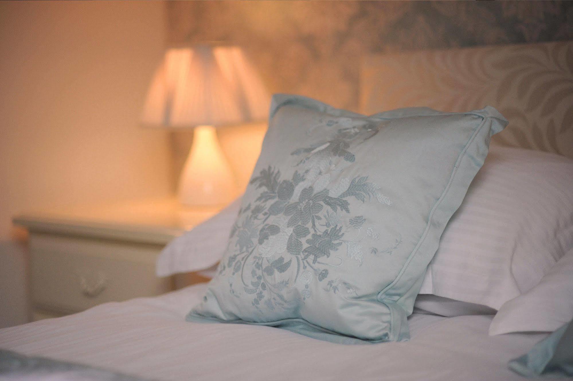 Chestnuts Guest House (Adults Only) วินเดอร์เมียร์ ภายนอก รูปภาพ