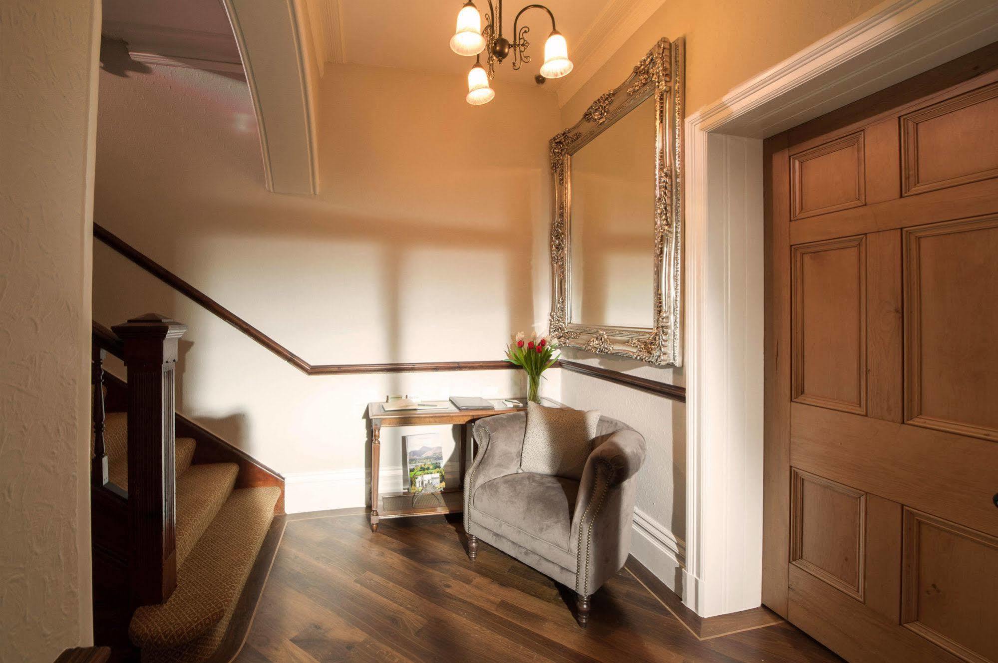 Chestnuts Guest House (Adults Only) วินเดอร์เมียร์ ภายนอก รูปภาพ